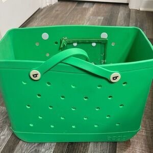 💚Large green bogg bag! 💚